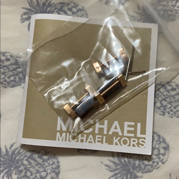Michael Kors Watch - Picture 4 of 4